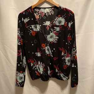 Mudd Black Floral Wrap Blouse Long Sleeve Size Large